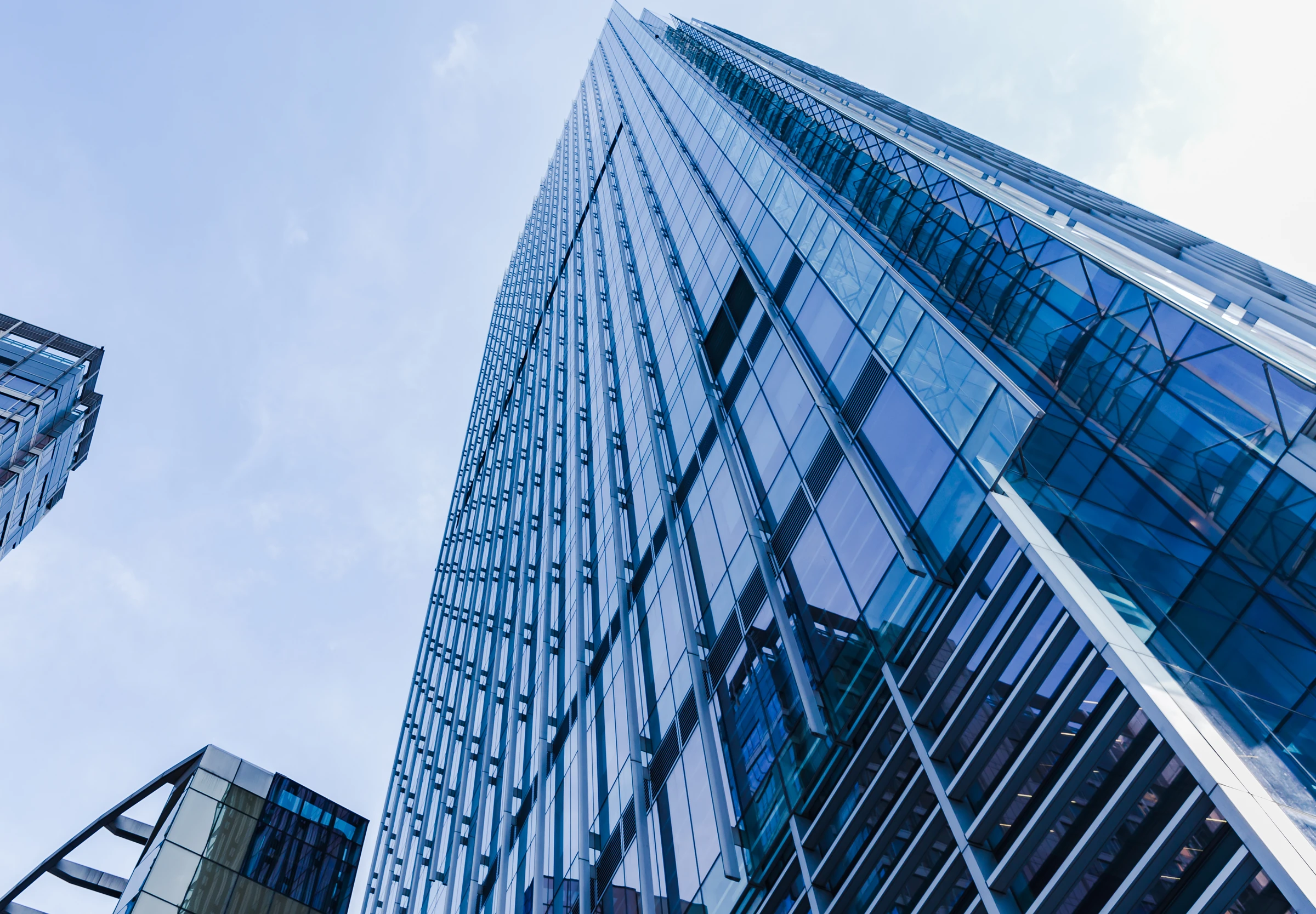 玻璃幕墙高楼全景背景